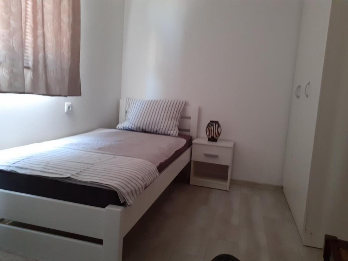 Apartmani Grumf Gornji Karin Buitenkant foto