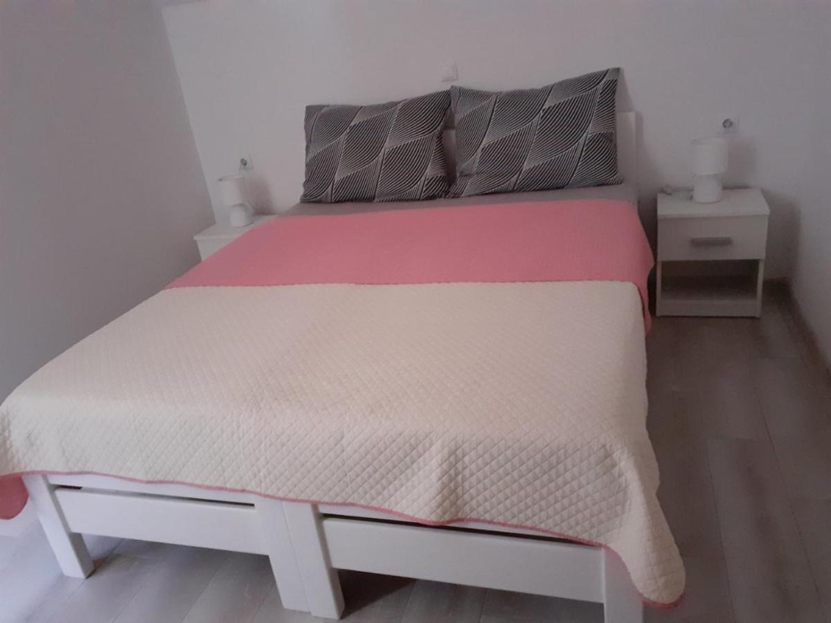 Apartmani Grumf Gornji Karin Buitenkant foto